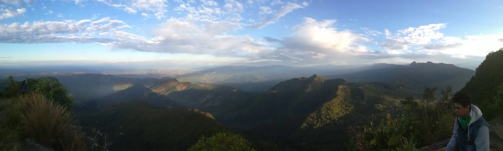 Montañas de Tibacuy al amanecer